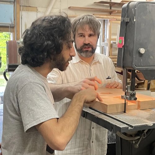Shaping the body on the bandsaw